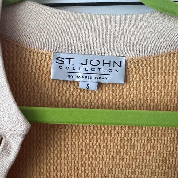 St John women’s small cardigan with shoulder pads - Picture 3 of 5